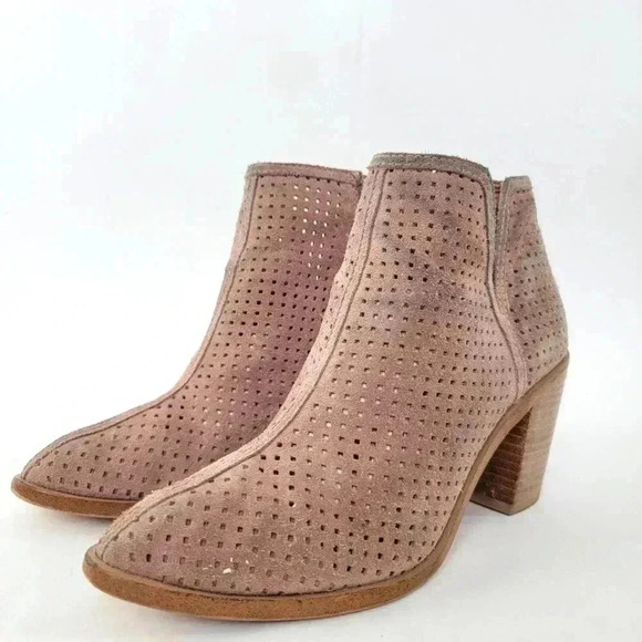 1.State Larocka Perforated Chunky Block Heel Bootie - 8.5 - Picture 5 of 9